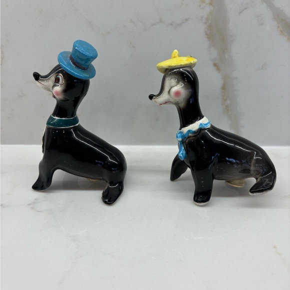 Vintage Anthropomorphic Norcrest Dressed Up Seals Salt & Pepper Shakers Japan - Picture 3 of 7